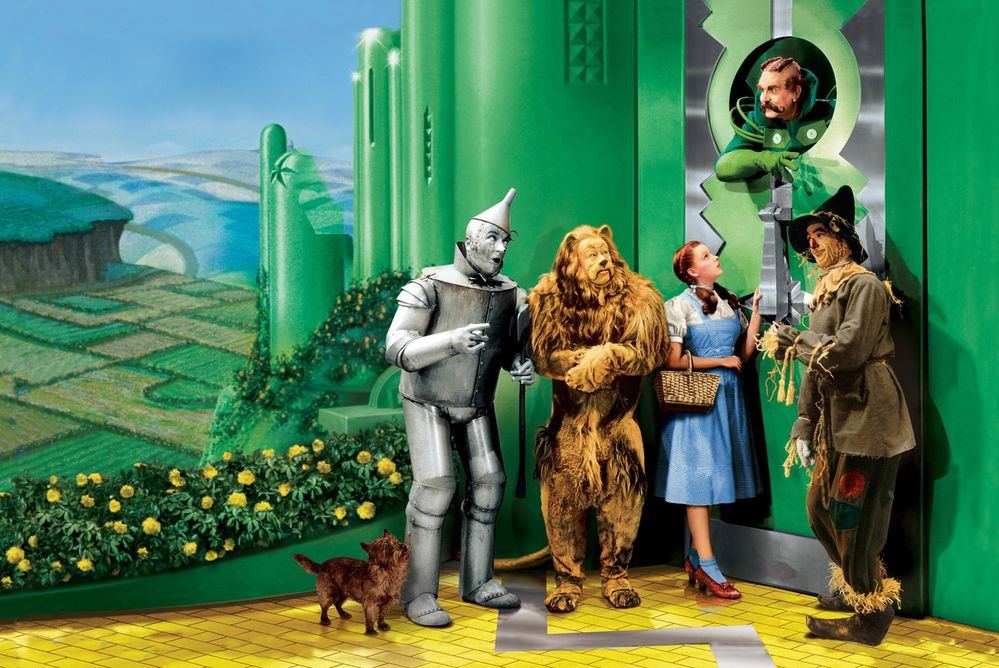 3 December 1956. ​ The Wizard of Oz aired on television for the first time. ​ It was broadcast annually, helping to make it an enduring classic. ​ (AKG2510872 ©akg-images / Album / M.G.M)