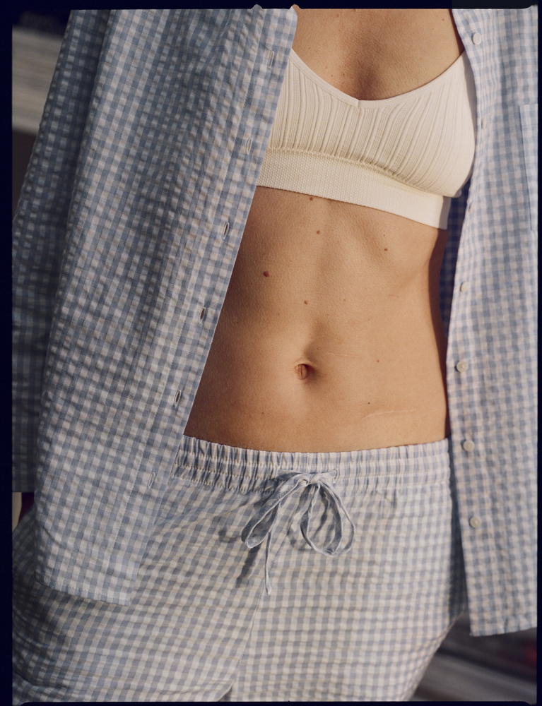 HUNKEMÖLLER_SS25_M25_Q1_FAWIY_HELLA_KIMONO_LONGSATINMINIMAL_BANDEAUBRALETTE_410700970001