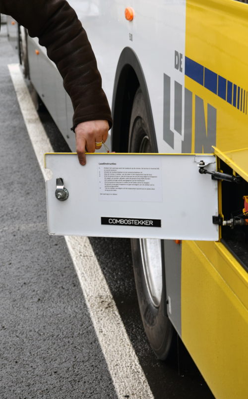 Opladen elektrische bus