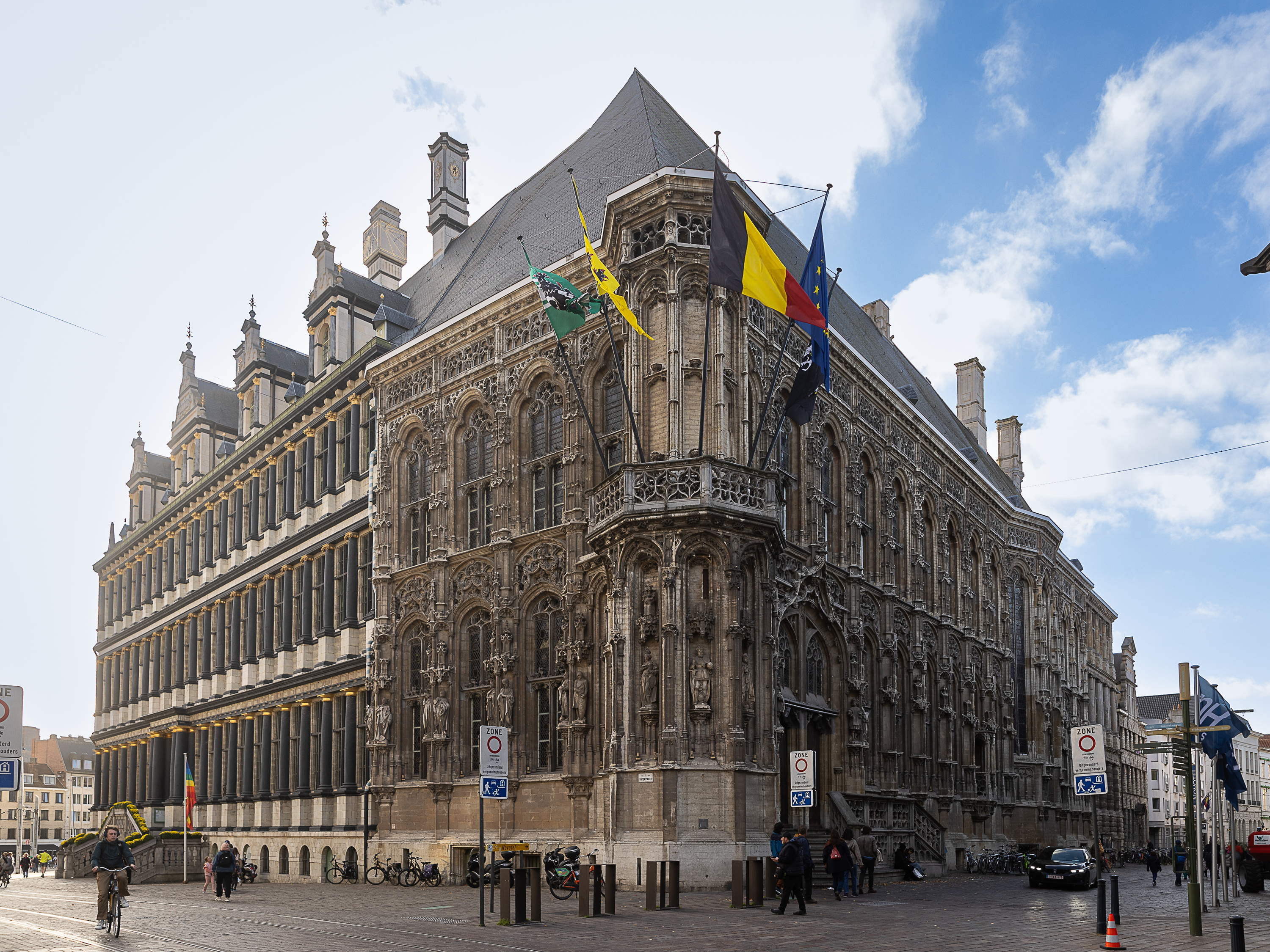 Two-year unemployment cap could cost Flemish municipalities over 200 million euros in 2026