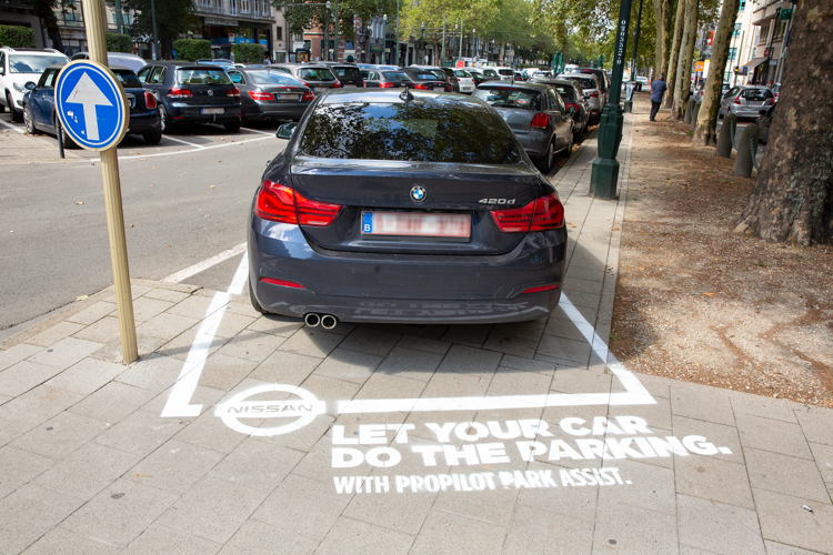 Let your car do the parking (Visual 2)