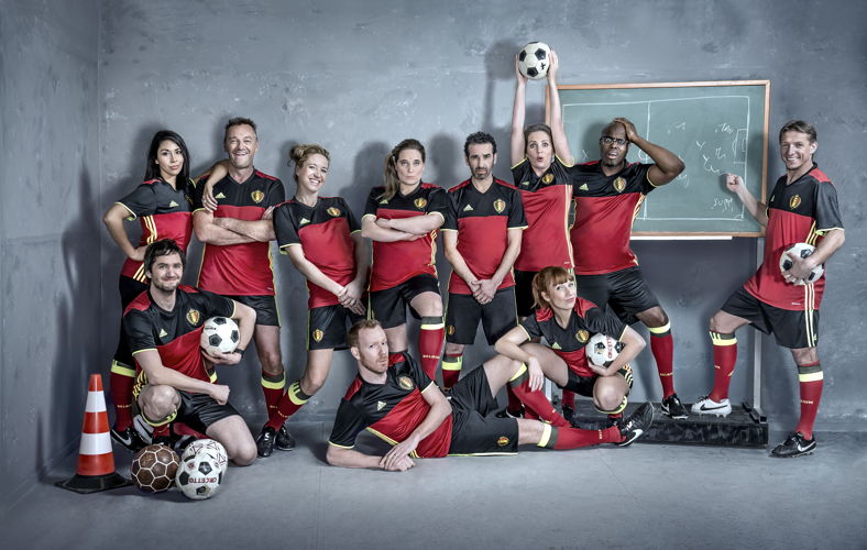 Het voltallige BV-elftal van De 12de man (c) VRT