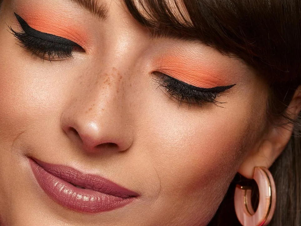 Celebra y sorprende estas fiestas con un look de impacto
