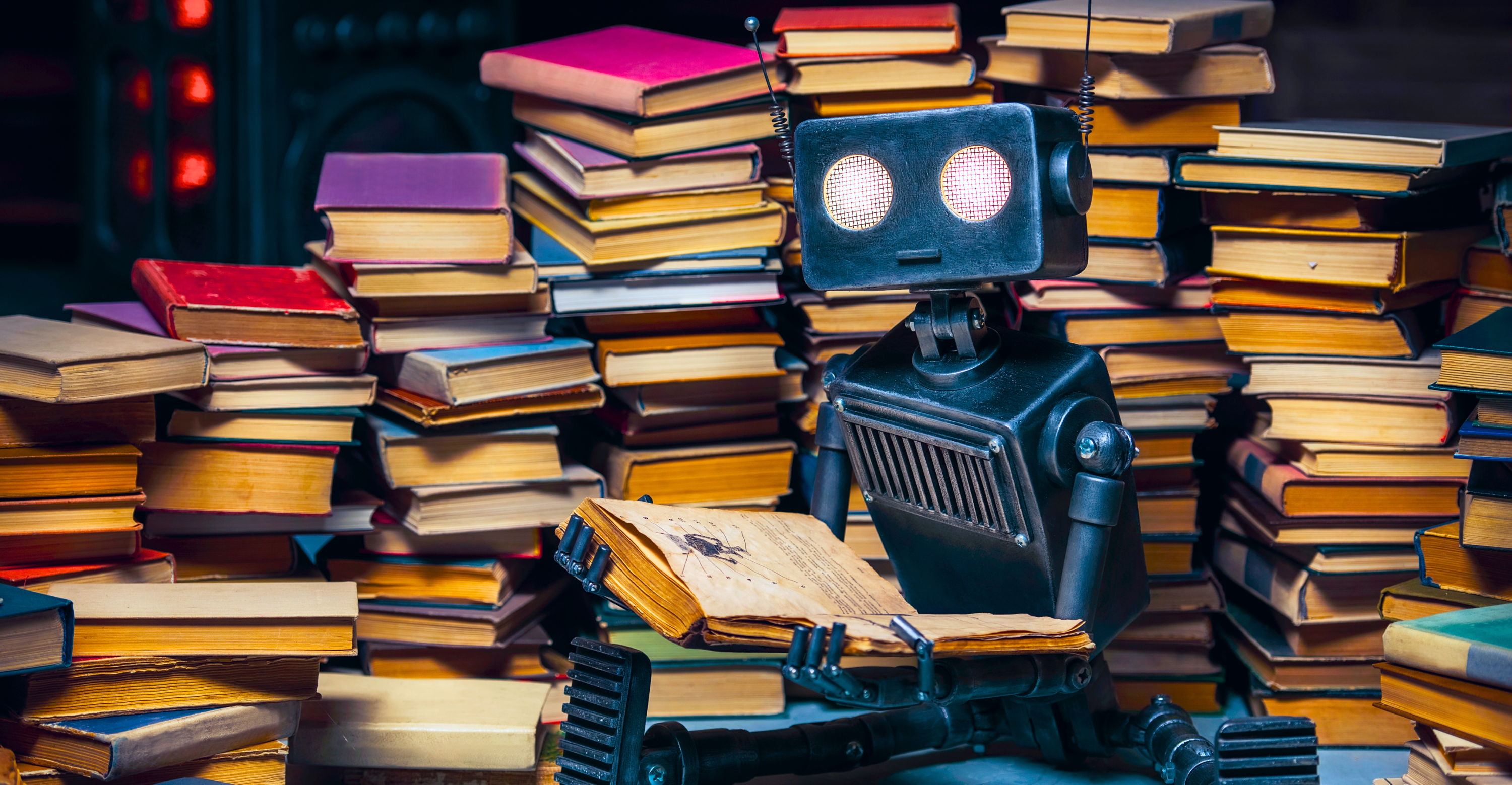 3 д читать книгу. Много книг. Робот писатель. Книжный робот. Робот читает книгу.