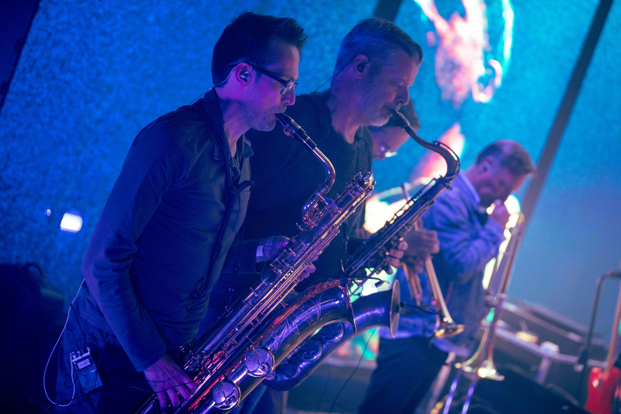 Woodwind and brass were fitted with bidirectional Spectera bodypacks for IEMs and instrument pick-up via Neumann MCM 114 mics Woodwind and brass were fitted with bidirectional Spectera bodypacks for IEMs and instrument pick-up via Neumann MCM 114 mics