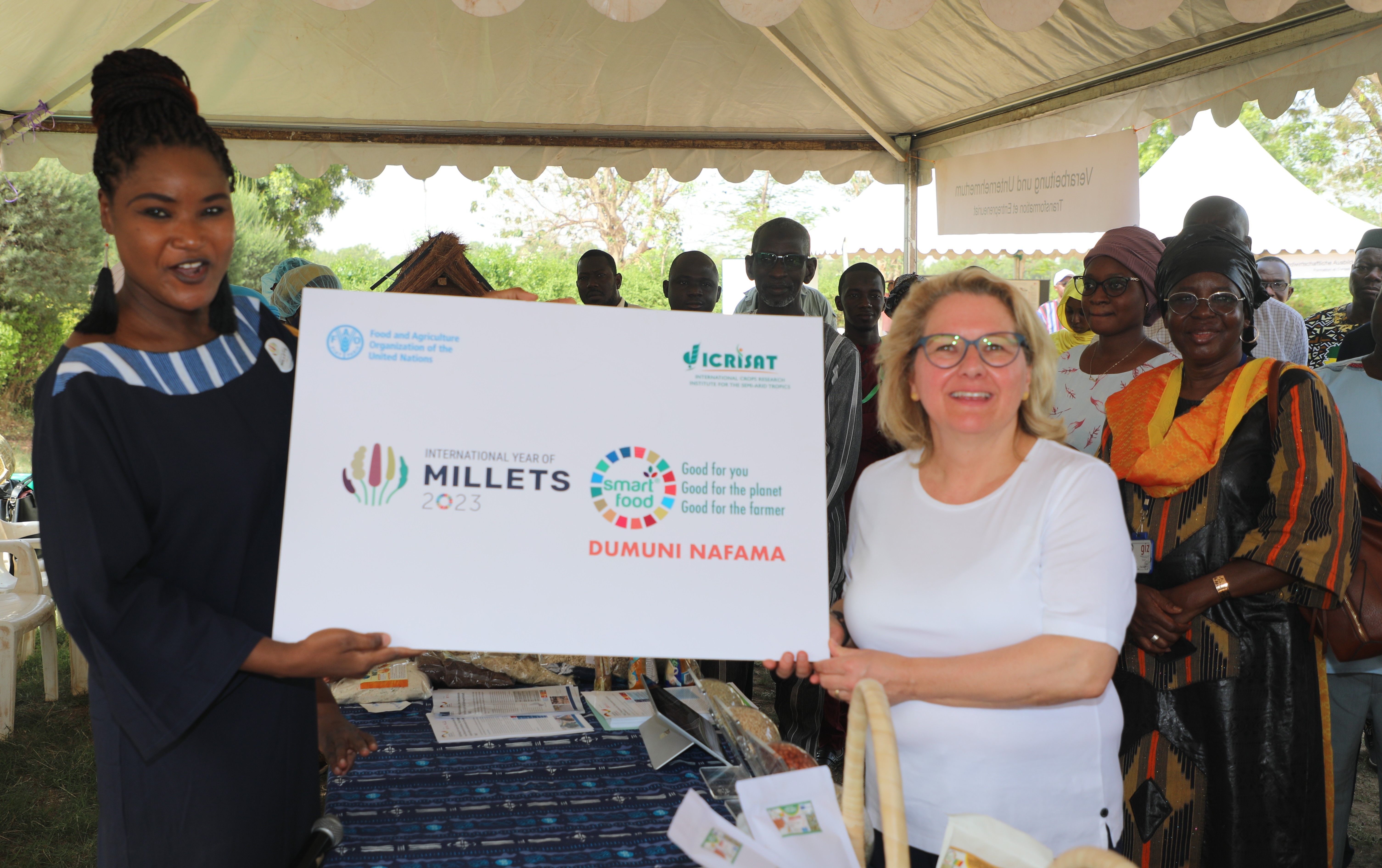 (L-R): ICRISAT staff Ms. Agathe Diama and Svenja Schulze, Federal Minister of Economic Cooperation and Development, Germany.