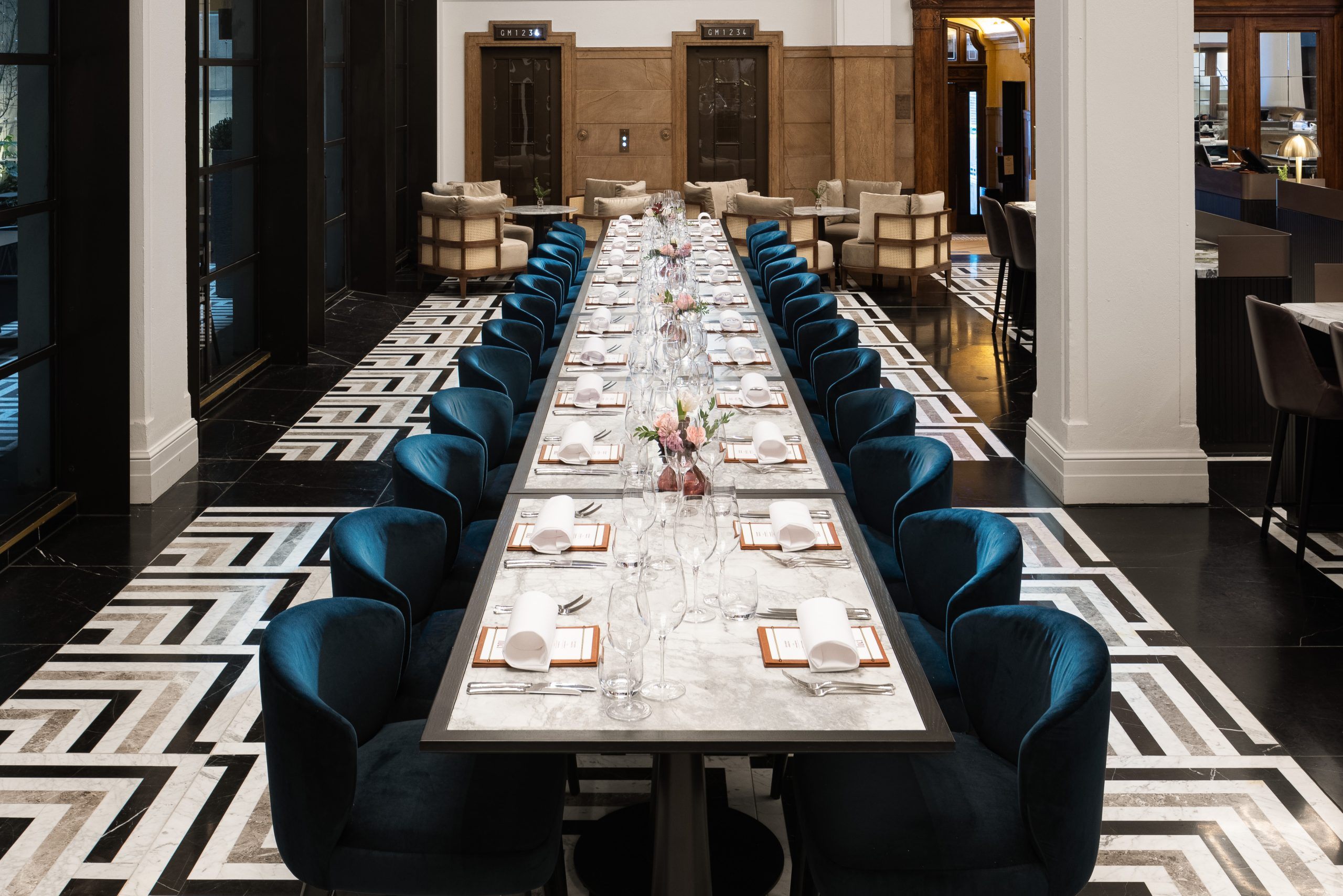 Hilton Little Queen Street - Luci Lungo Table