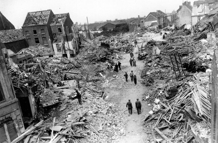 Bommen op België - Kortrijk Ravage