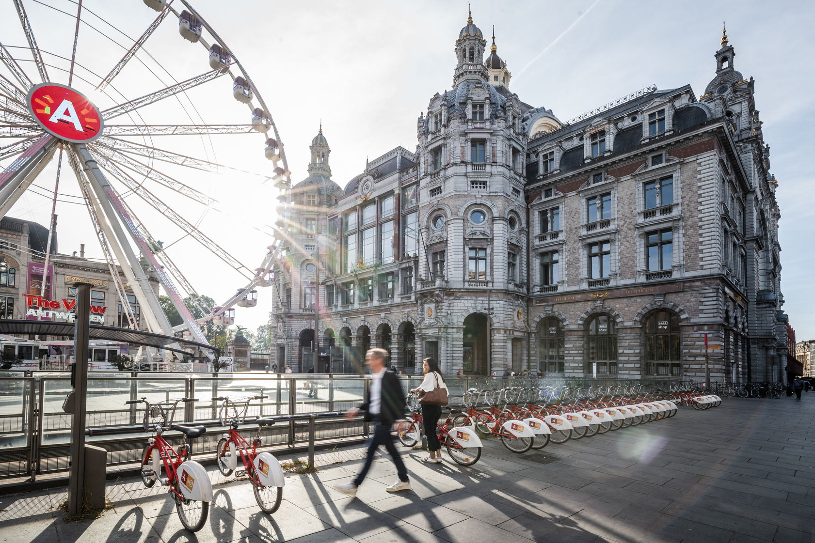 Velo's aan station Antwerpen-Centraal ©LUCID