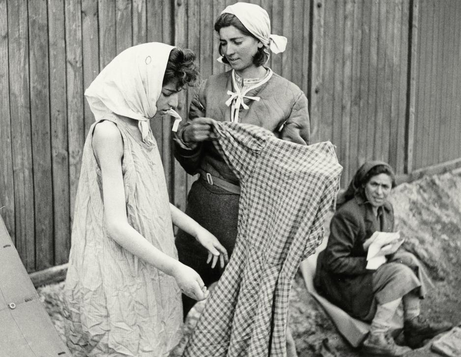 Liberation of Bergen-Belsen concentration camp AKG137816 © akg-images