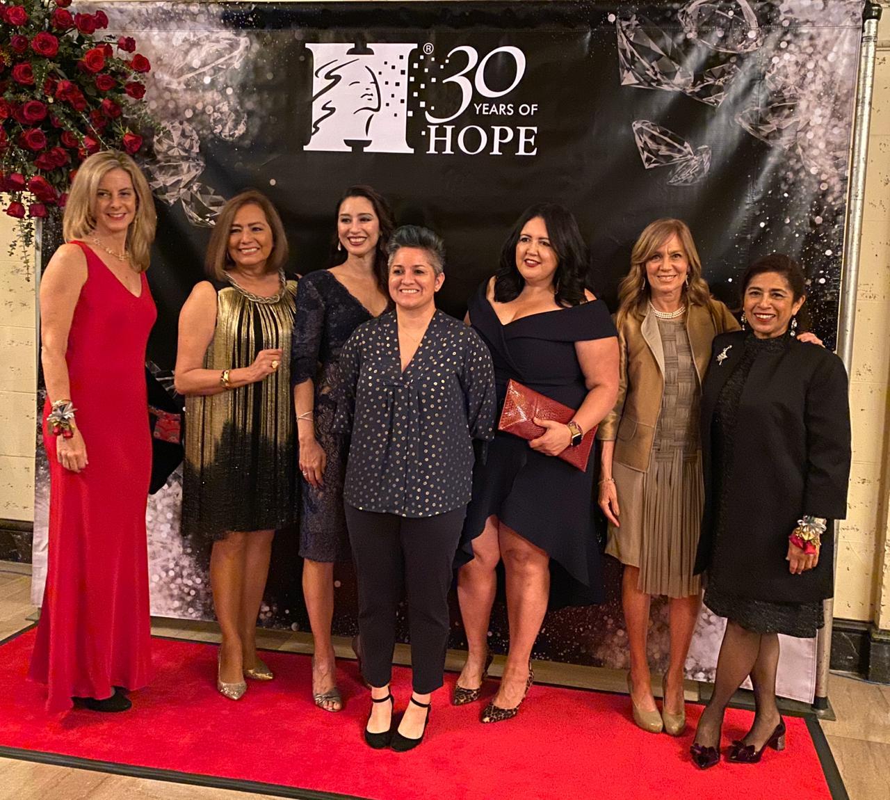 Mujeres Líderes de programas de HOPE