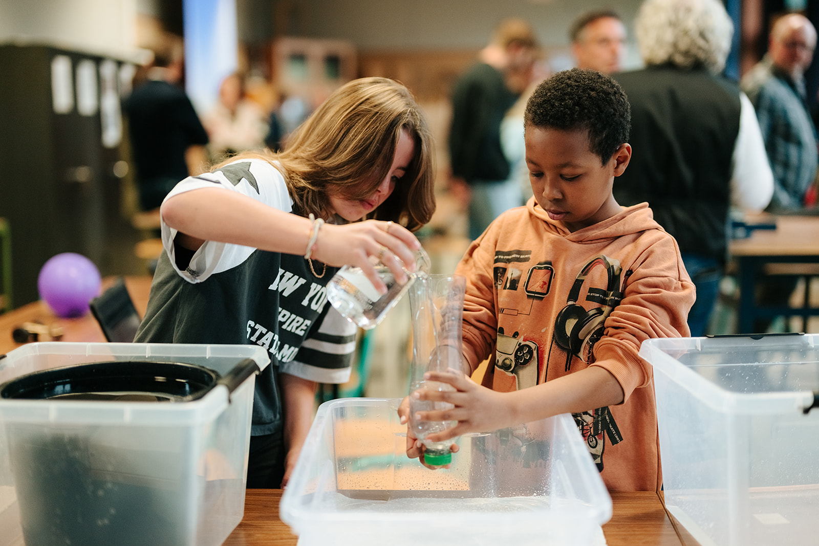 Nieuw STEM lessenpakket moet leerlingen weer enthousiast maken om voor STEM te kiezen