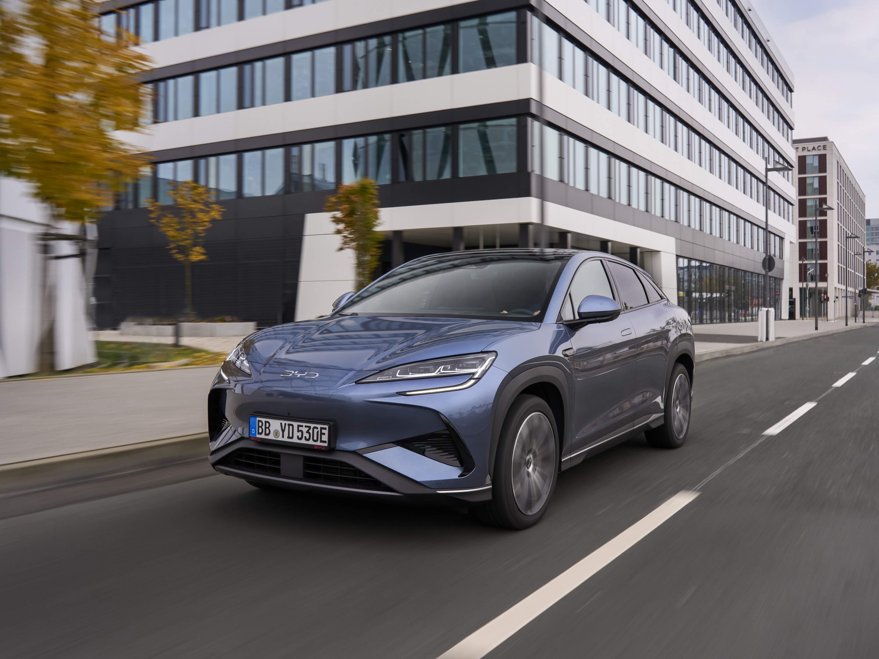 BYD introduces sporty SEALION 7 to European market 
