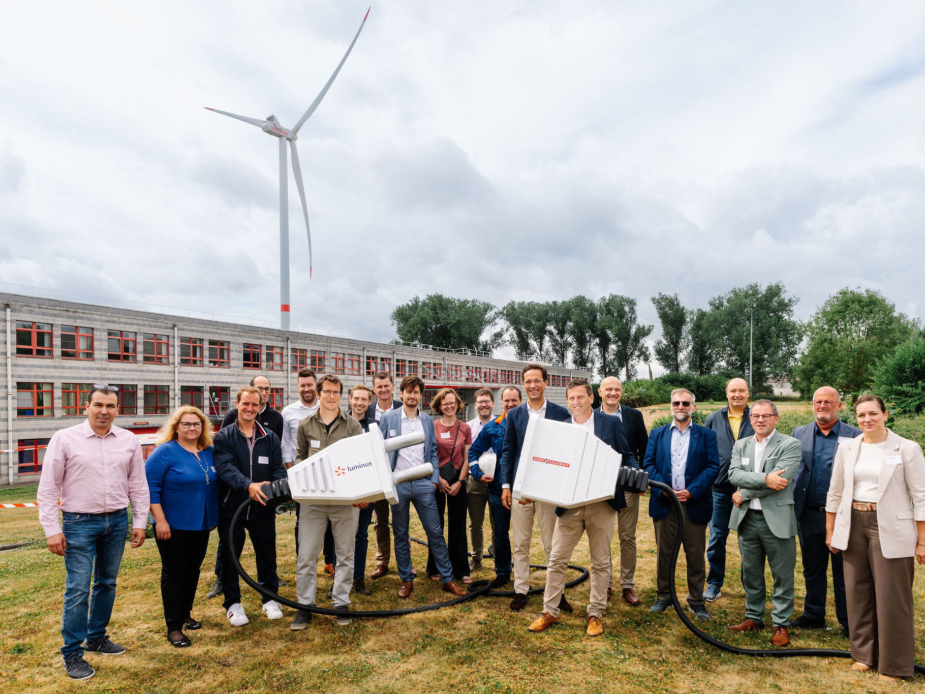 Windturbine op de site van Barry Callebaut in Halle officieel ingehuldigd