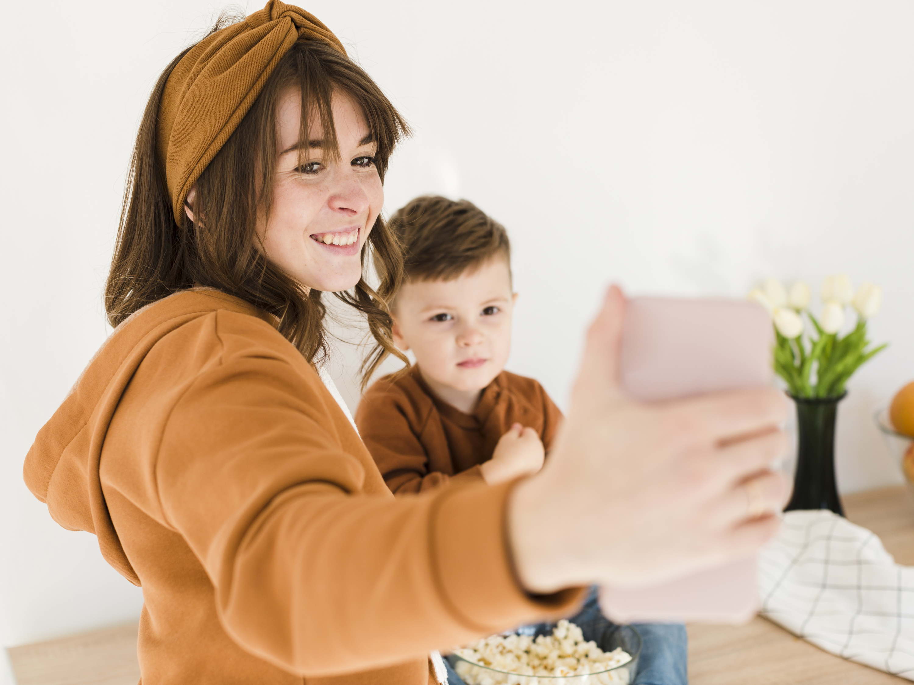 Momfluencers al mando: el poder de las mamás influencers en la economía de la Gen Alpha
