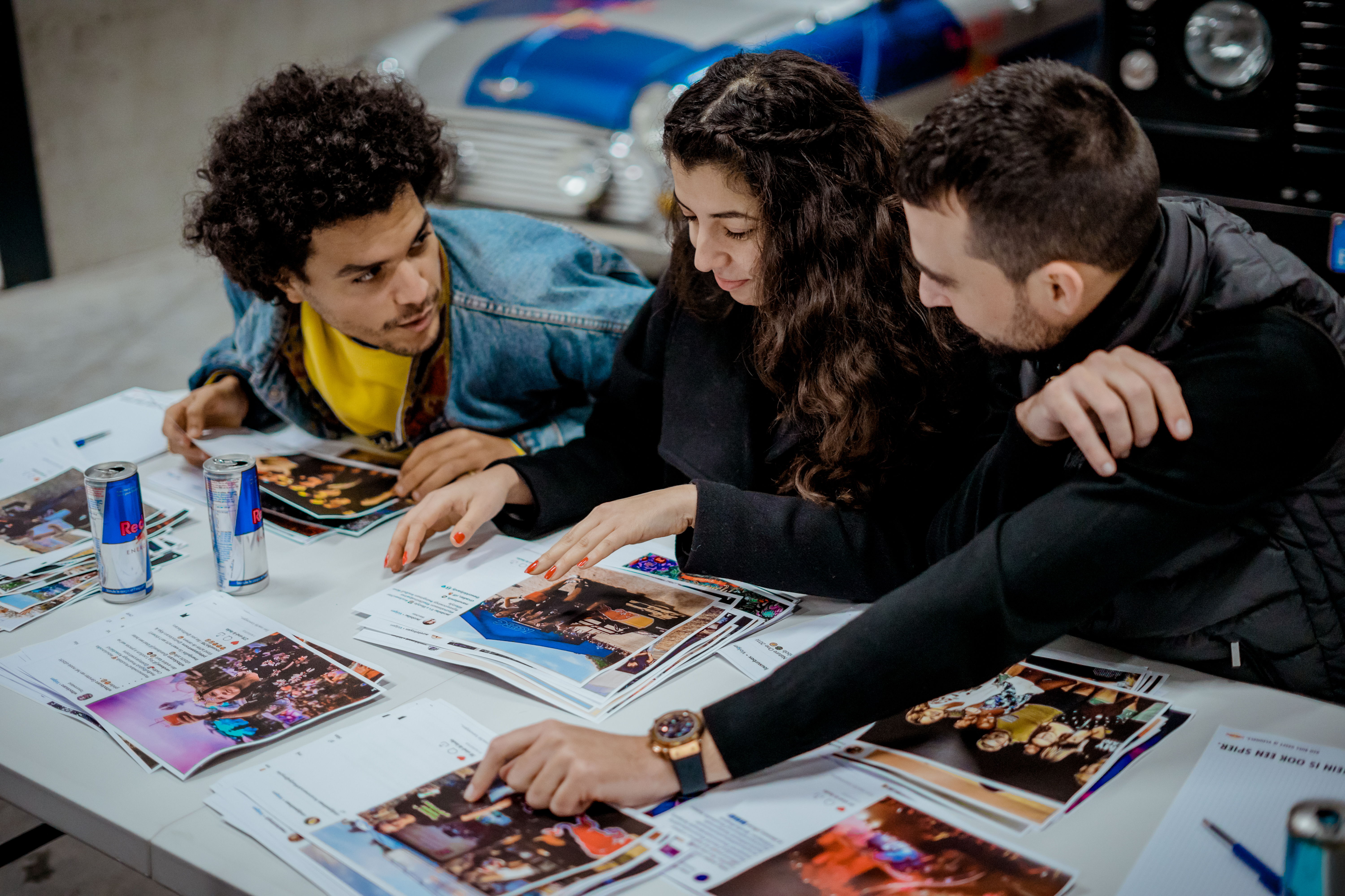 Les membres du jury : DJ Hakim, la photographe Leyla Hesna et DJ Flash. Les membres du jury : DJ Hakim, la photographe Leyla Hesna et DJ Flash.