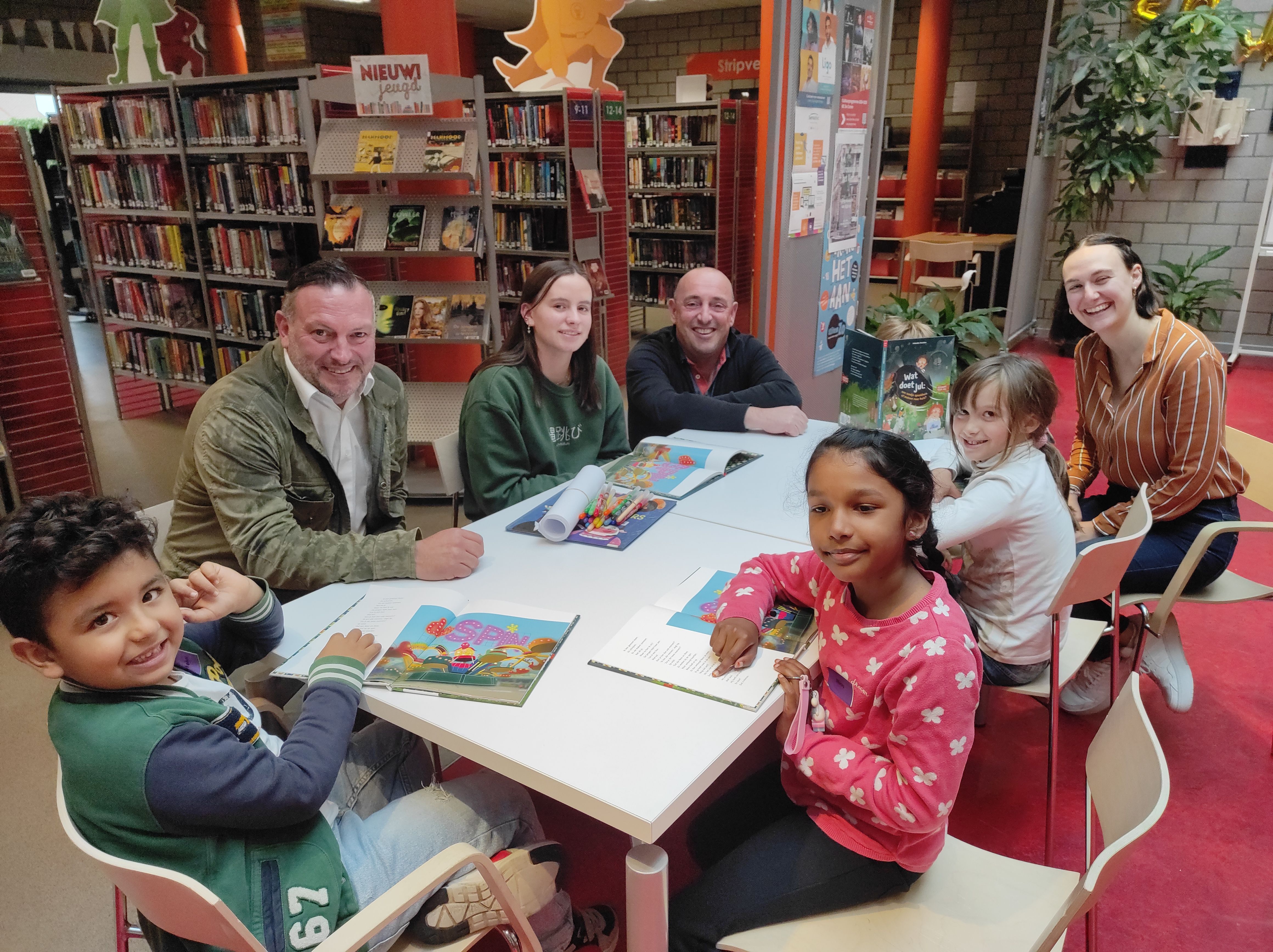 Leeshelden speelt in op het wegwerken van de taalachterstand bij kinderen.