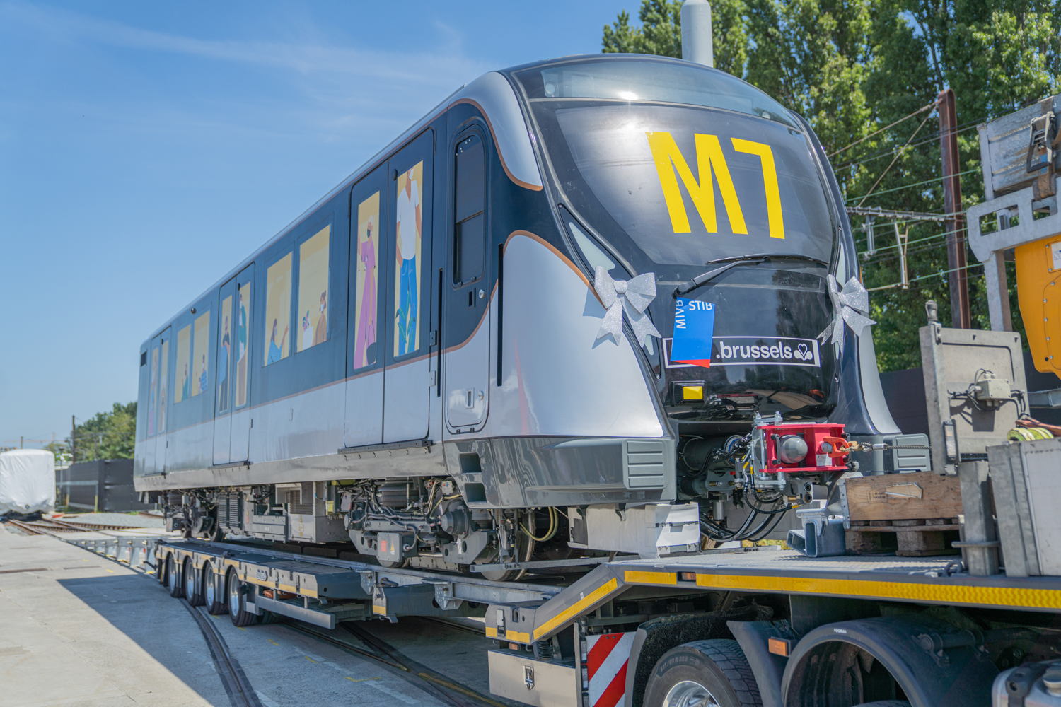 © STIB Le dernier wagon est déchargé du camion