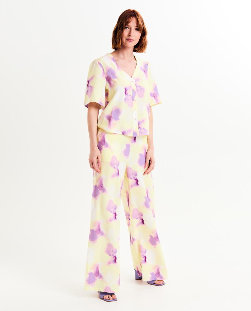 306965WTM 2 L JBC X Dina Tersago SS25 49,95EUR
