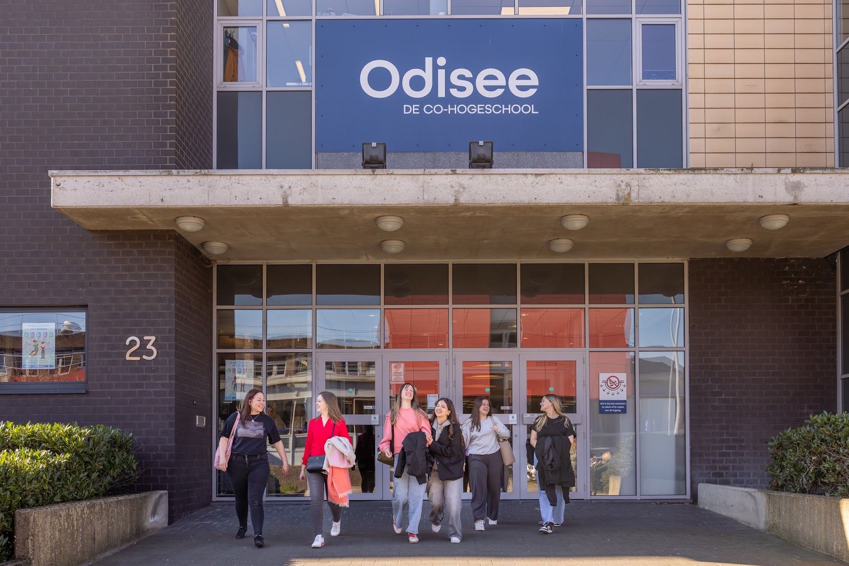 De lezingen vinden plaats in de Odisee-hogeschool in Sint-Niklaas. De lezingen vinden plaats in de Odisee-hogeschool in Sint-Niklaas.