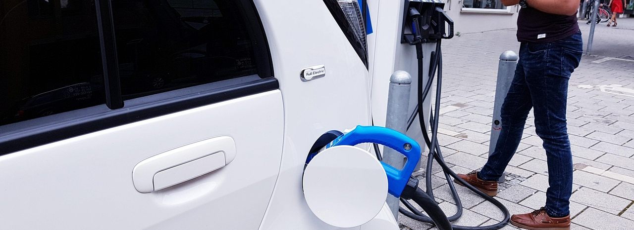 Belgische bedrijven trekken de kar in de overgang naar elektrisch rijden, maar particulieren hinken achterop
