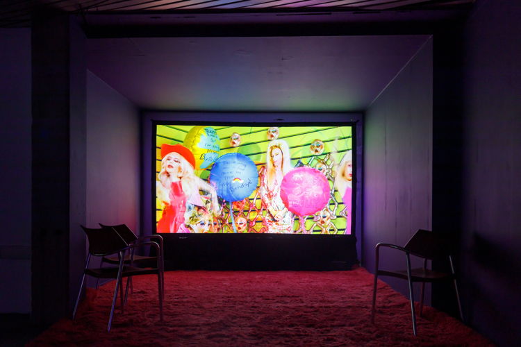 Jake Brush, Mall, Interrupted, Vonk Centrale, installation shot by Selma Gurbuz Jake Brush, Mall, Interrupted, Vonk Centrale, installation shot by Selma Gurbuz