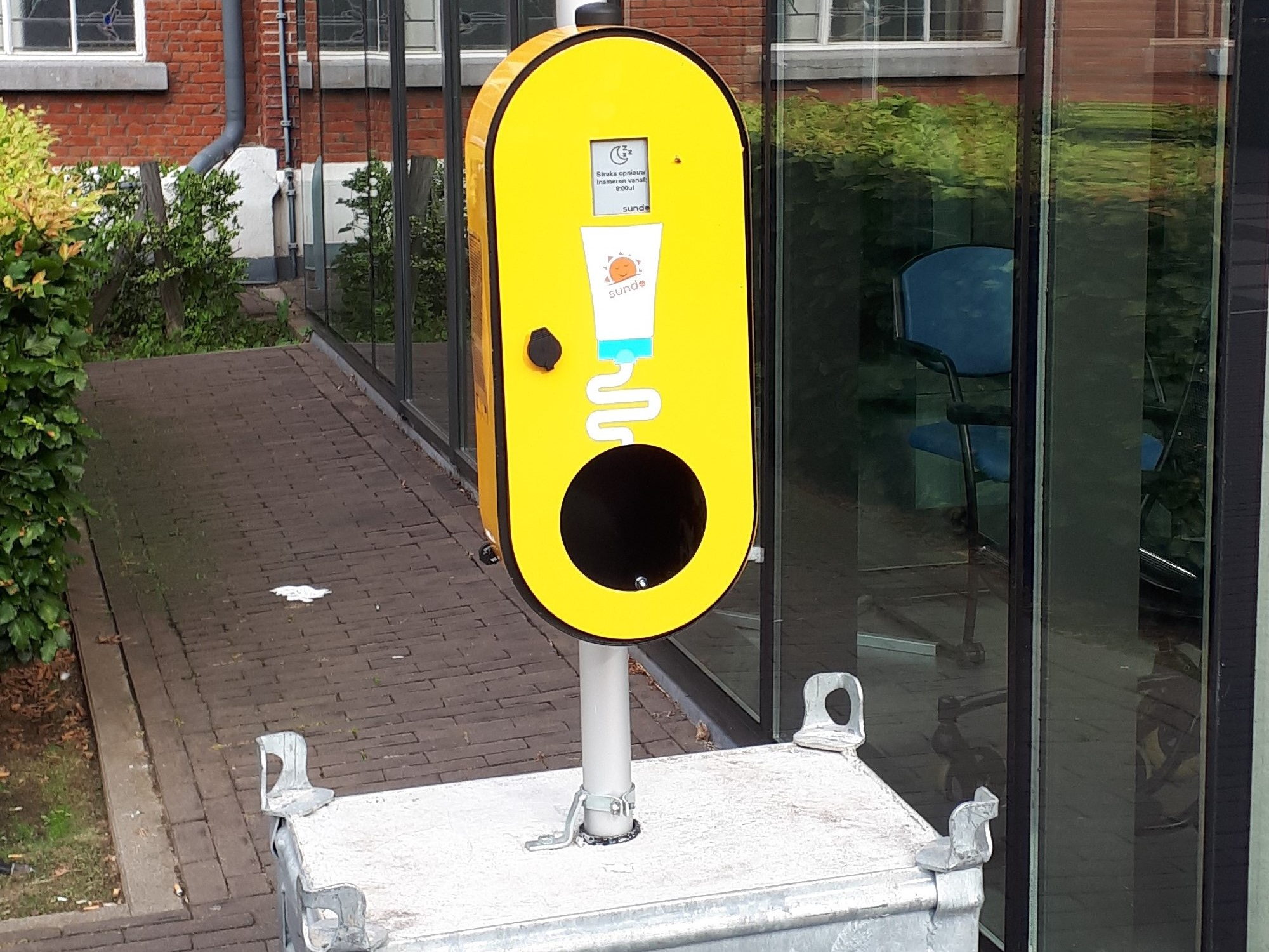 GZA Ziekenhuizen zorgt voor je huid: SMOTspots geven gratis zonnecrème én tonen wanneer je moet smeren 