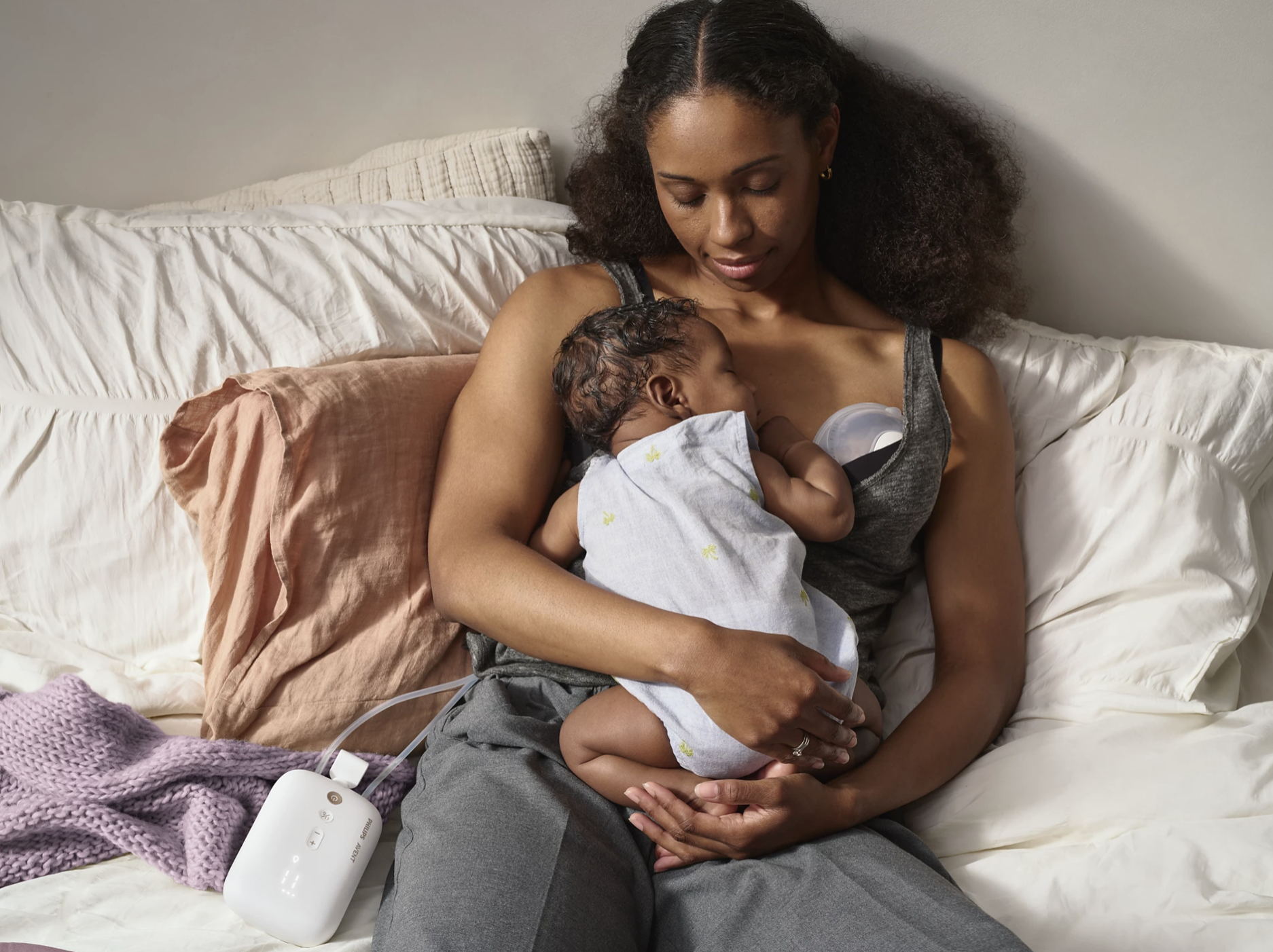 Philips Avent lanceert handsfree elektrische borstkolf die zich aanpast dankzij je lichaamswarmte