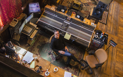 Glen Robinson Takes an Analog Approach to Recording With Digital Technology