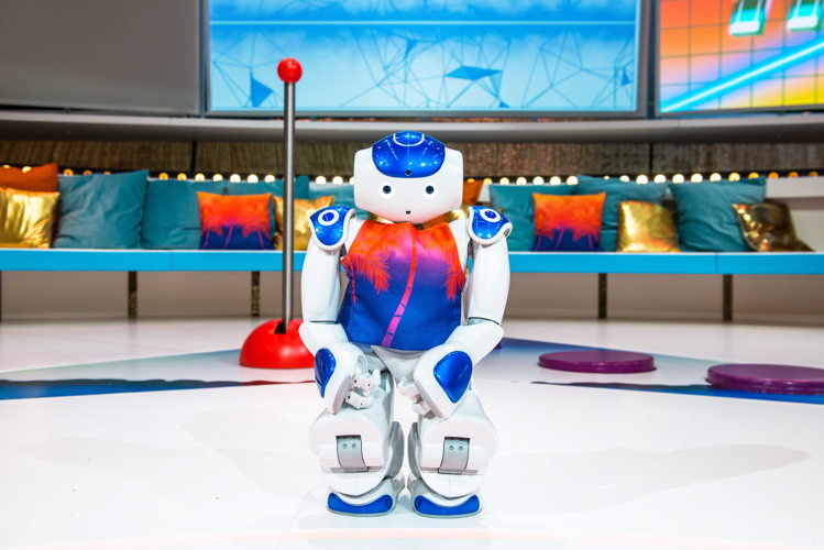 Robot James in Boeva & the games