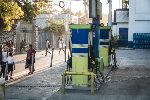 Haïti : Des services médicaux à bout de souffle à cause des pénuries de carburant, d’eau et de transport