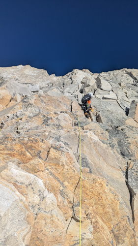 Stephan Siegrist climbing on Shivling’s South Face (© Jonas Schild)