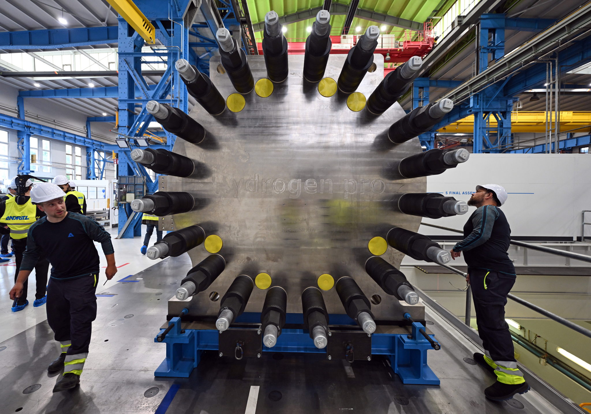 Electrolyser factory cuts 100 jobs amid market downturn