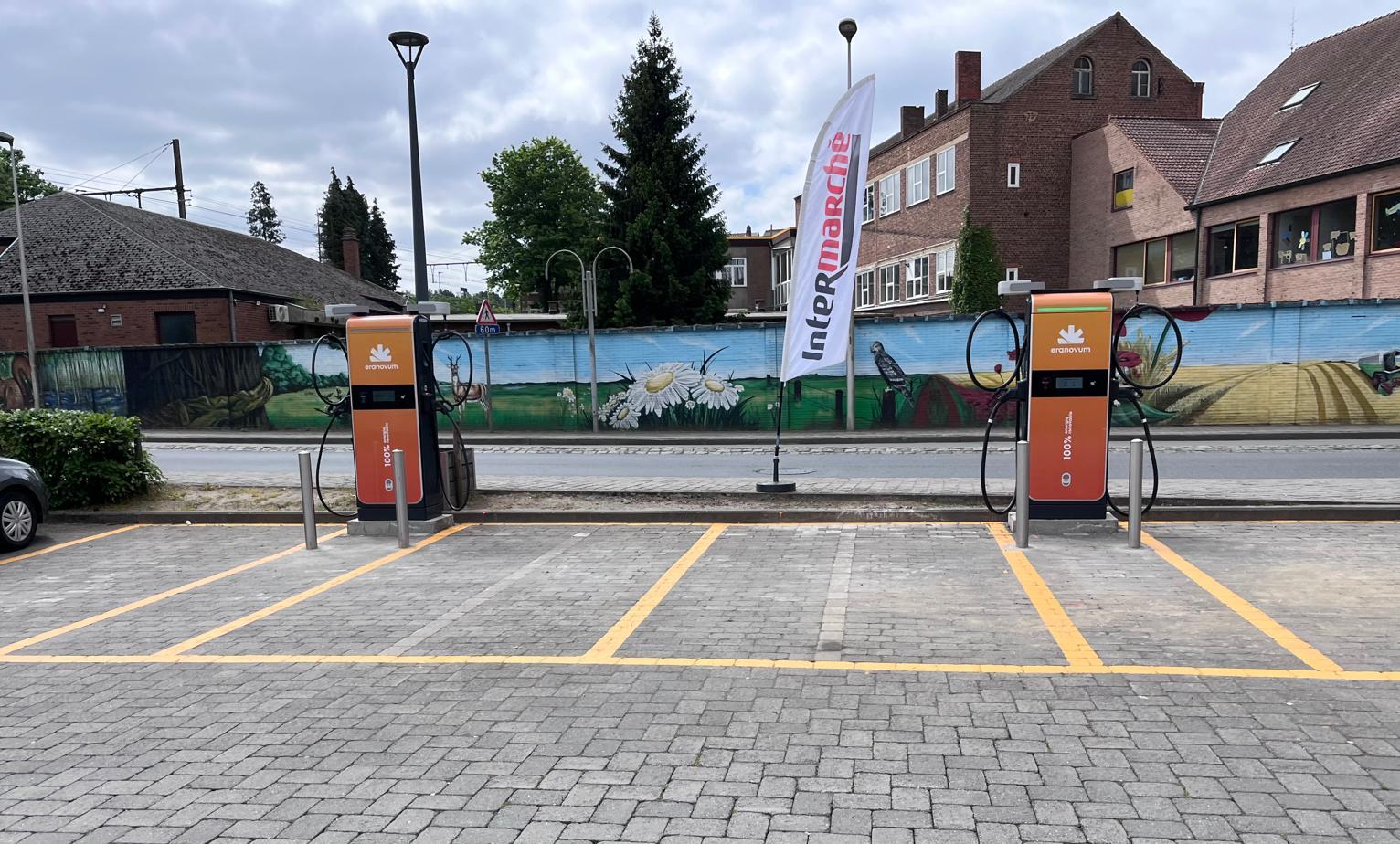 Eranovum ouvre une nouvelle station de recharge rapide au shopping Côté Senne à Tubize 