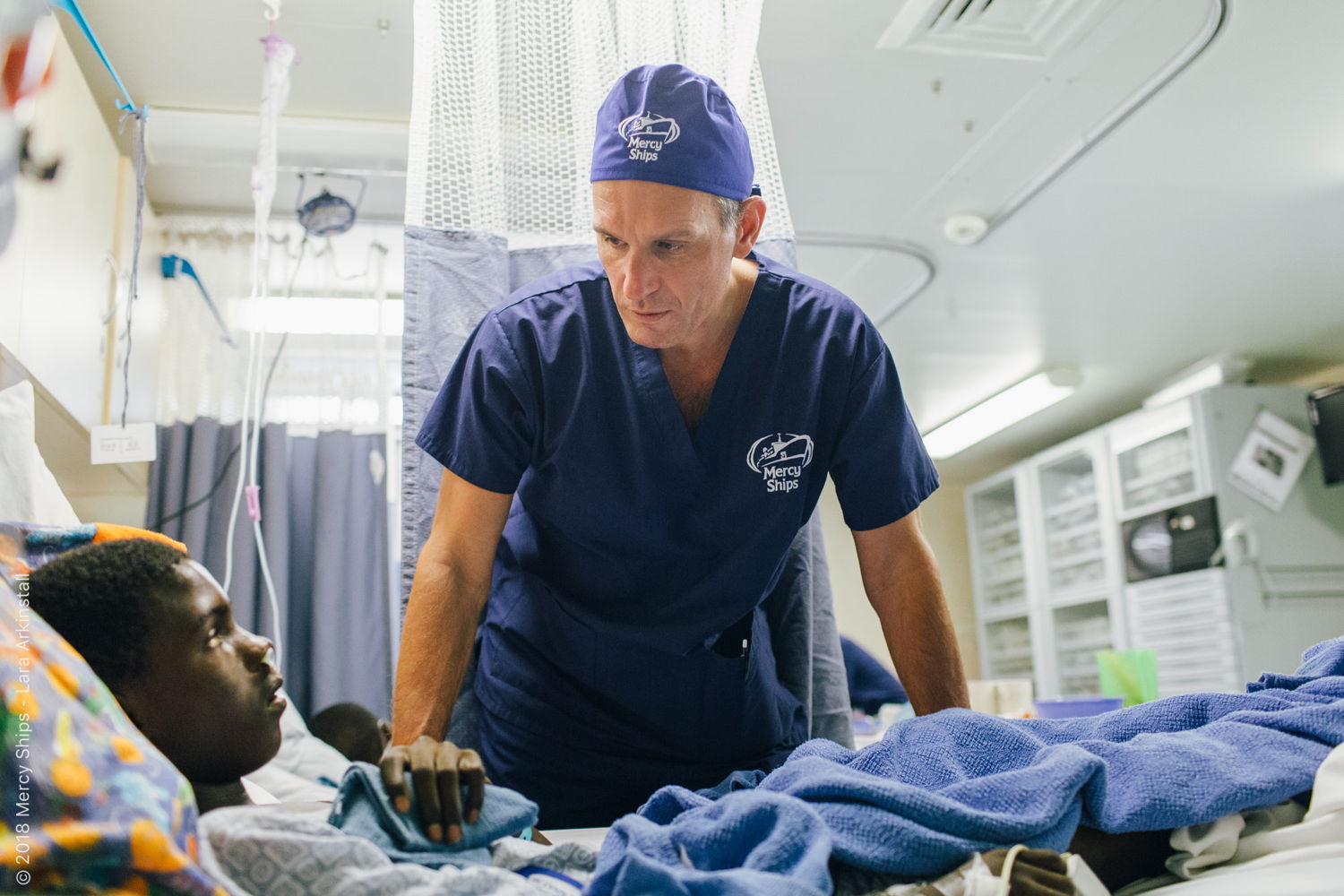 Der engagierte MKG-Chirurg war bereits zum zweiten Mal auf der Africa Mercy im Einsatz. © Mercy Ships