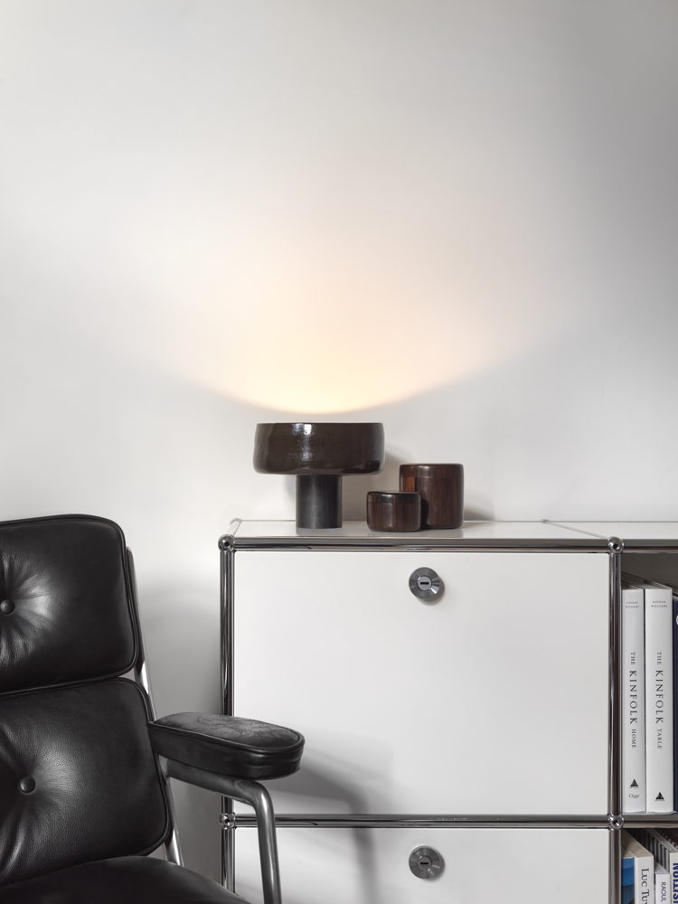 KoenVanGuijze CeramicHighTableLamp ph FranziskaKrieck 8375