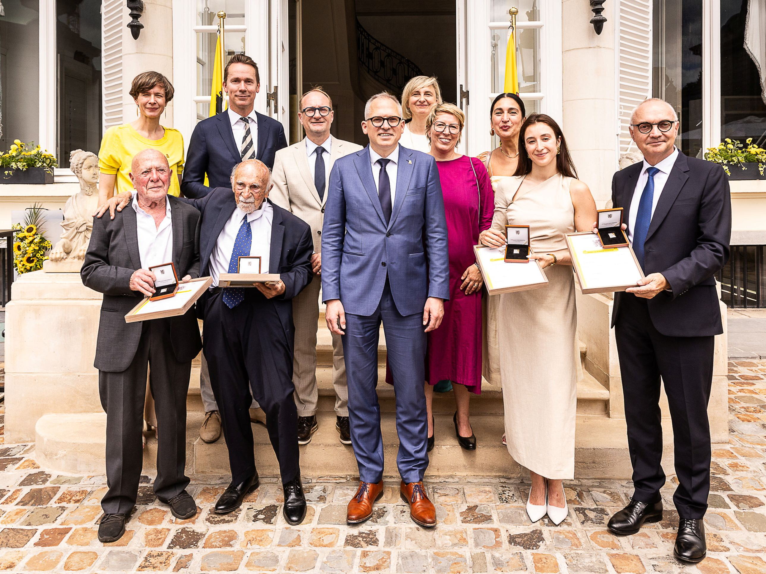 Holocaust survivor among inspiring figures given Flanders’ medal of honour
