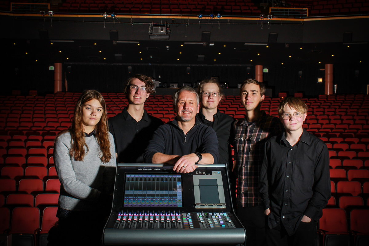 Photo credit: Karina Prounis. L-R: Nina Ganyard, Zack Aldous, Dave Hallock, Finn Davidson, Otto Wickersham, Scott Jensen