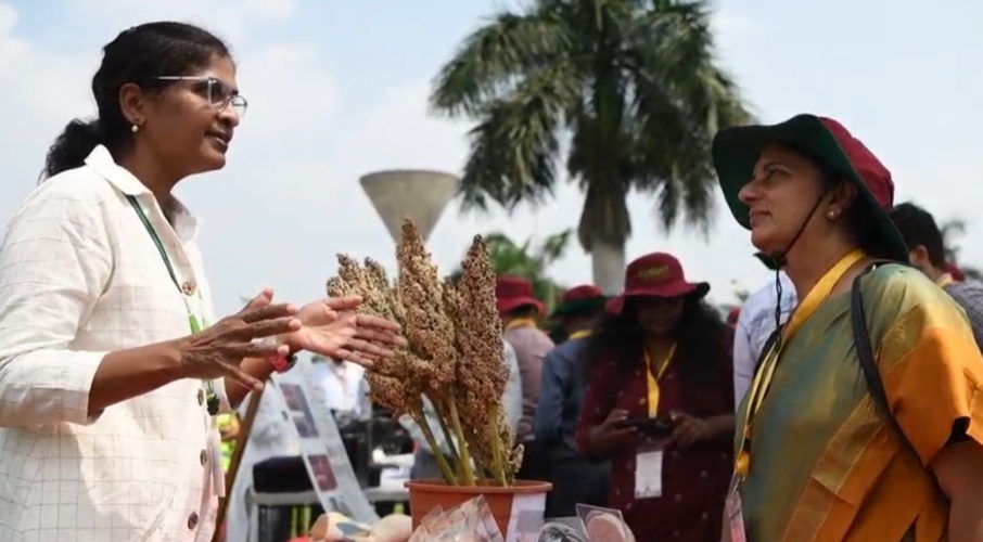 Interaction with ICRISAT scientists.