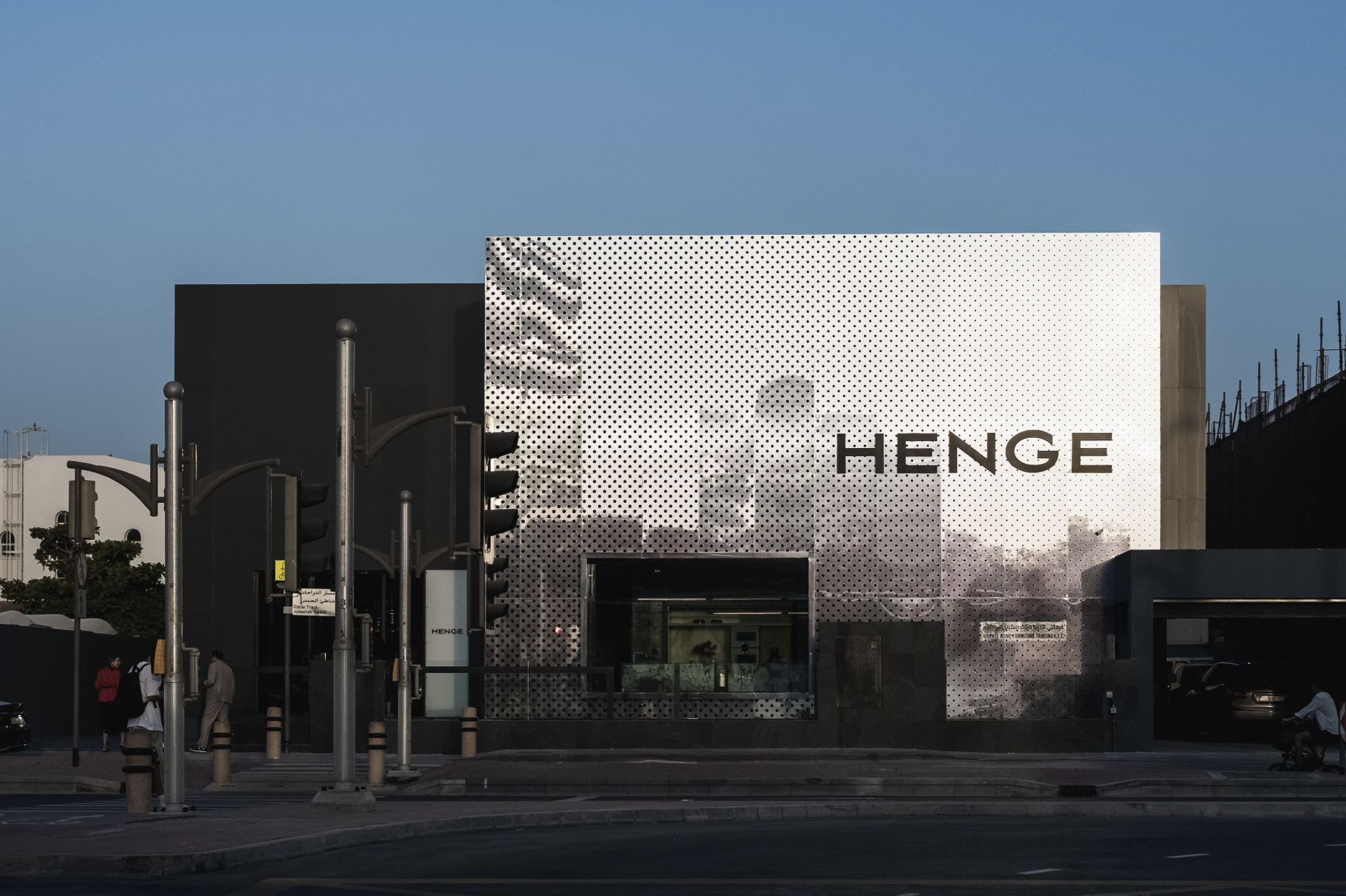 HENGE SCEGLIE DUBAI PER IL SUO NUOVO FLAGSHIP STORE