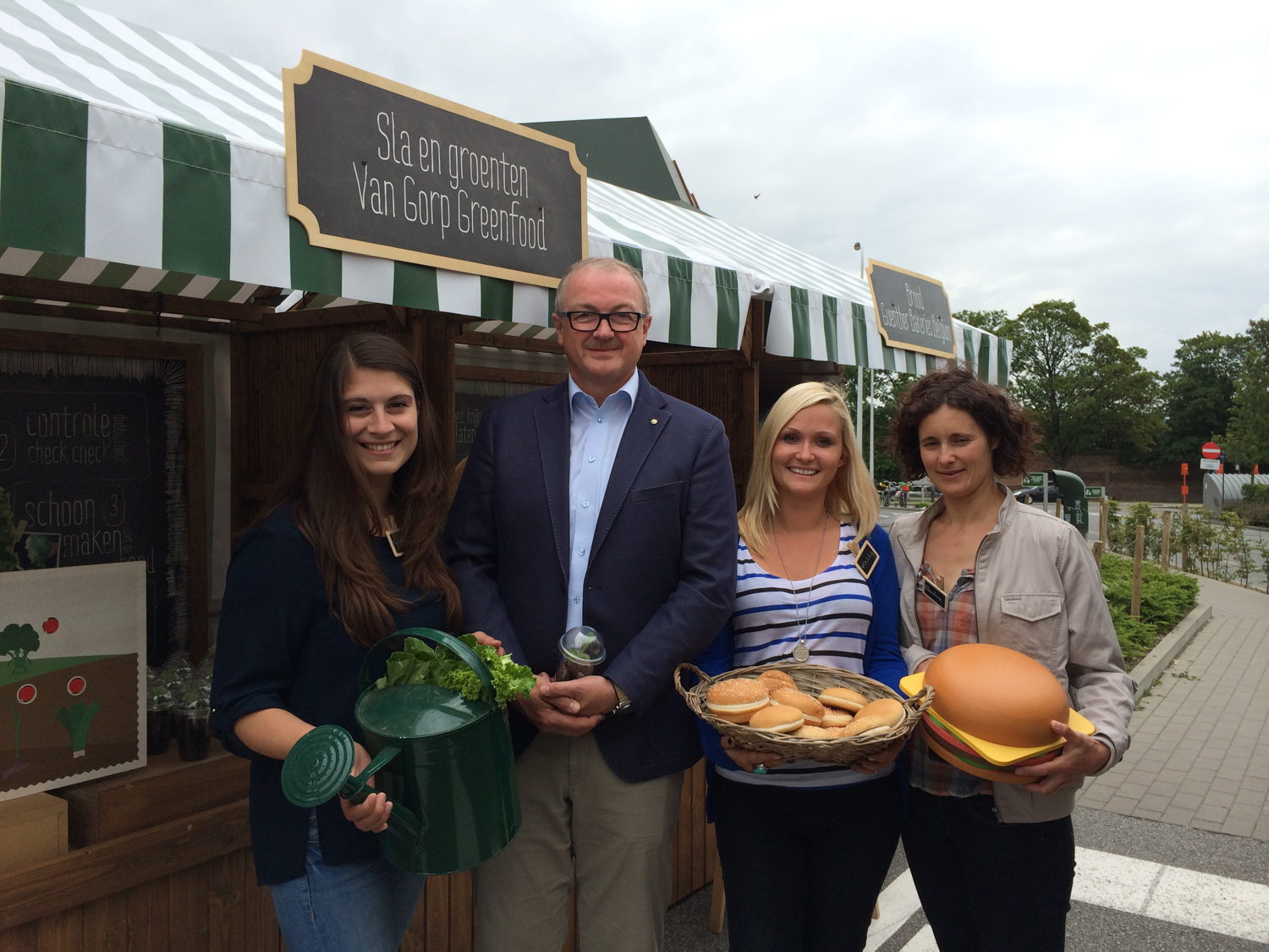 Franchisenemer Ludo Bollen met leveranciers