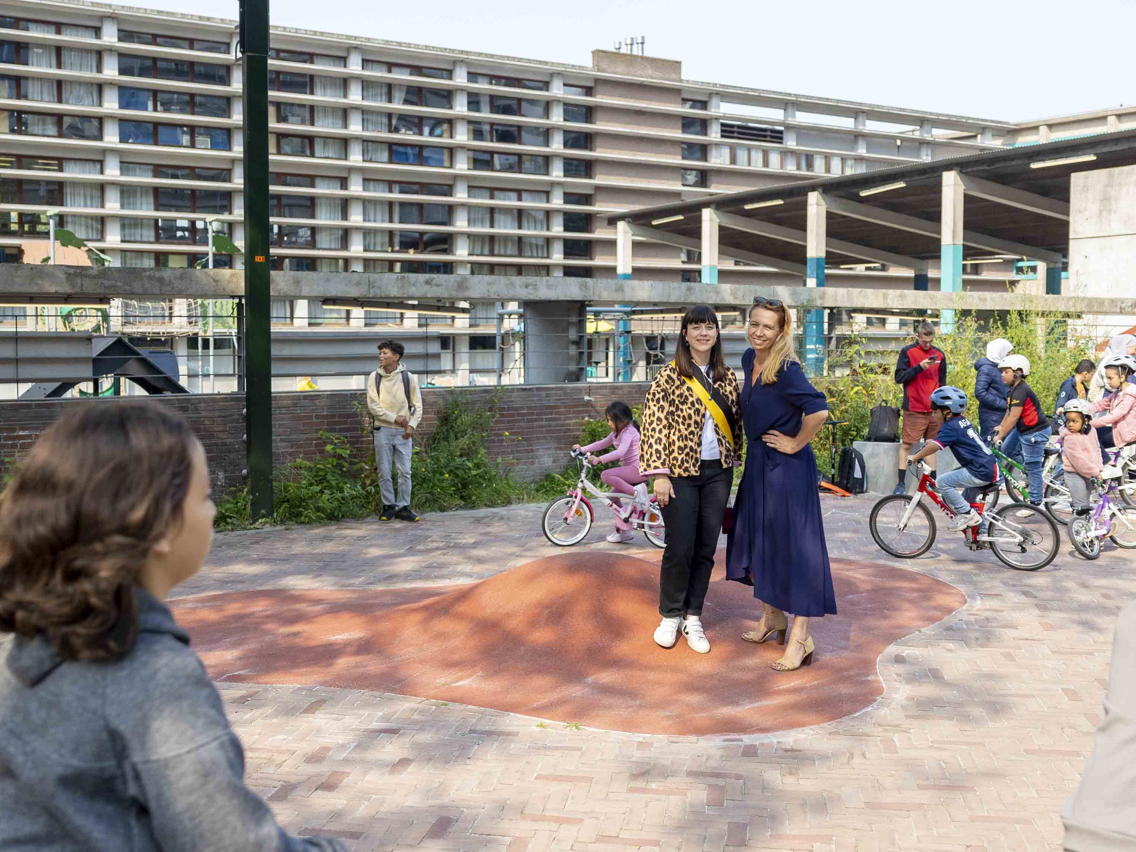 INAUGURATION DU PARVIS DE L'ÉCOLE PRIMAIRE KLAVERTJE VIER DANS LE QUARTIER NORD