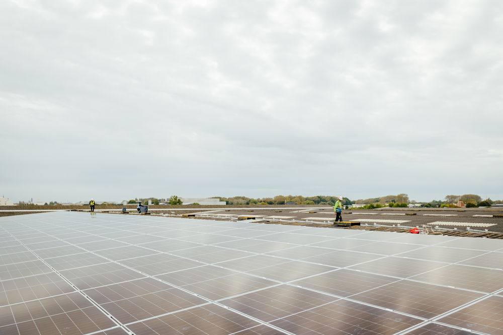 De zonnepanelen op het dak van Tyles ©Stein Van der Looij