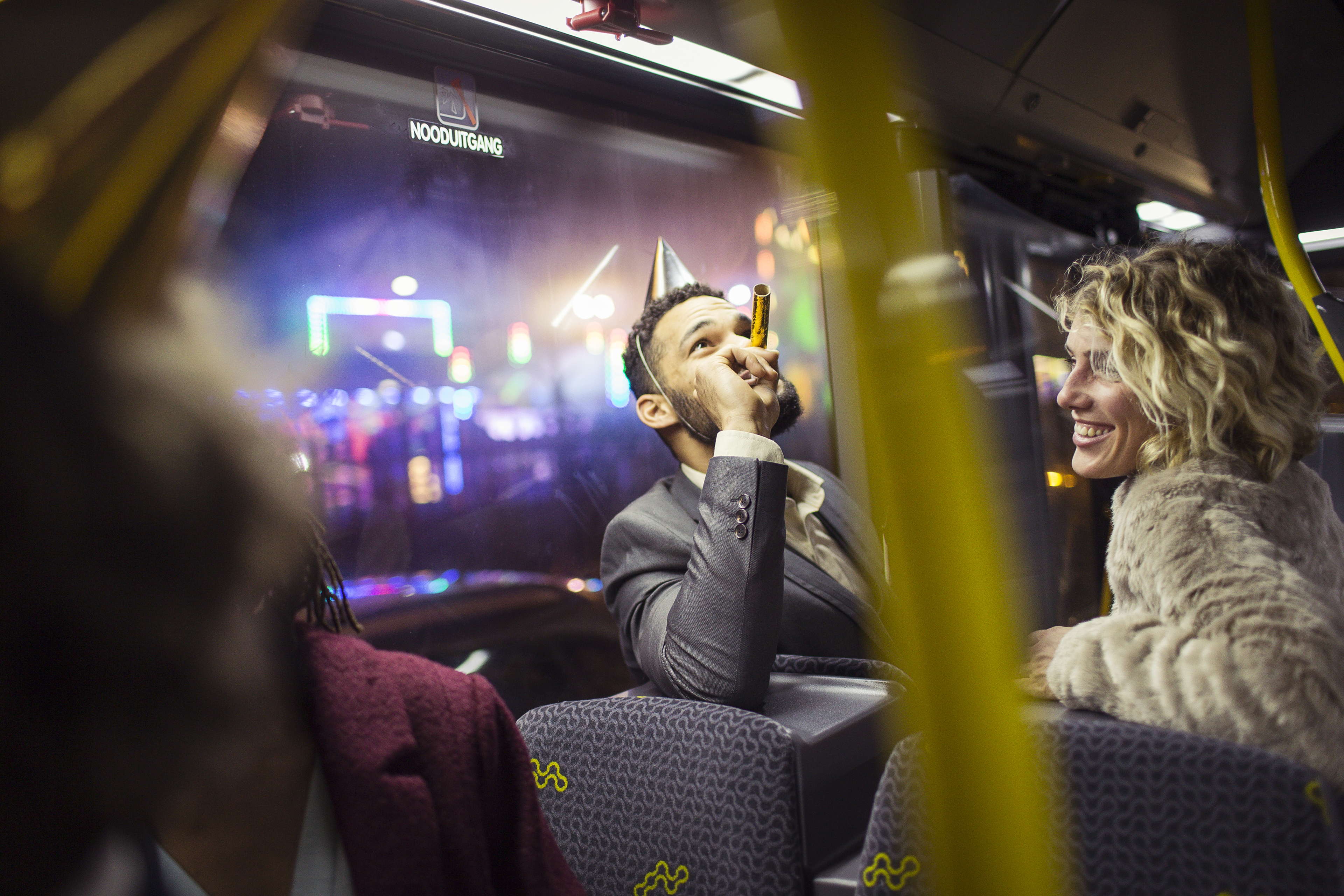 Oudejaarsnacht: De Lijn zorgt voor verkeersveilig alternatief op 140 feesttrajecten