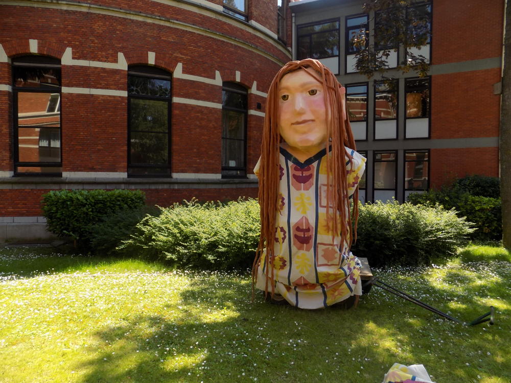 Reuzin Stuifke in de tuin van het voormalige Stuivenbergziekenhuis. (Foto: Ziekenhuis aan de Stroom)