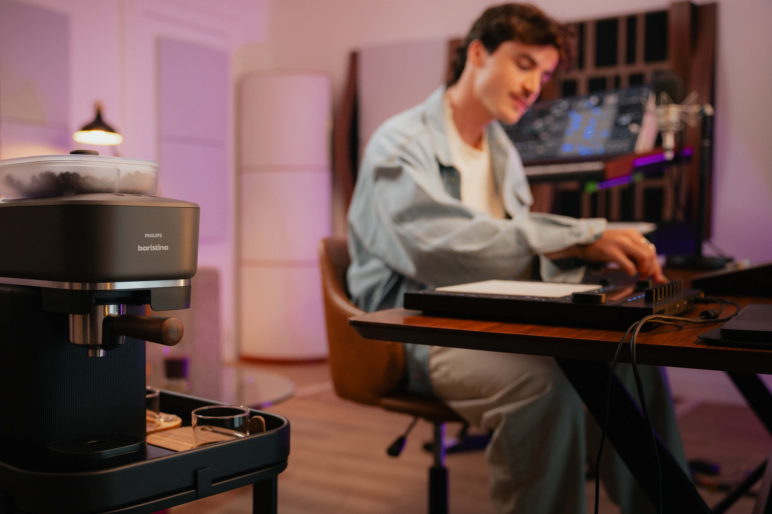 Henri PFR mixt muziek, smaak en moods met de nieuwe Philips Baristina met Bean swap