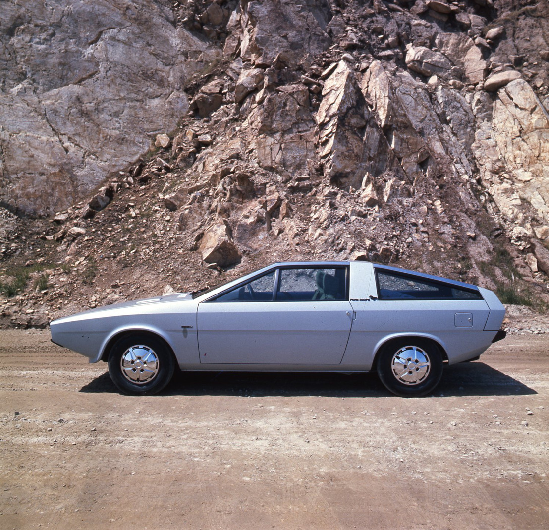 Hyundai et le légendaire designer Giorgetto Giugiaro collaborent pour recréer le concept Pony Coupe original de 1974