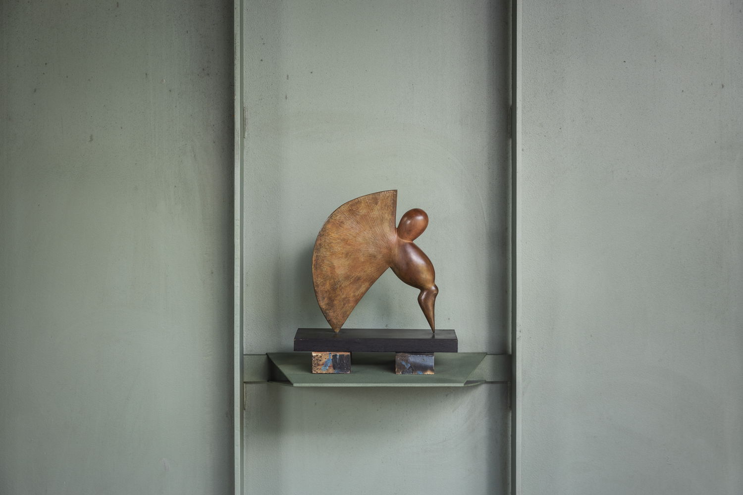Camille Henrot, Sharp Drops, 2014 © ADAGP Camille Henrot. Courtesy of the artist, kamel mennour and Hauser & Wirth. Photo: Ans Brys