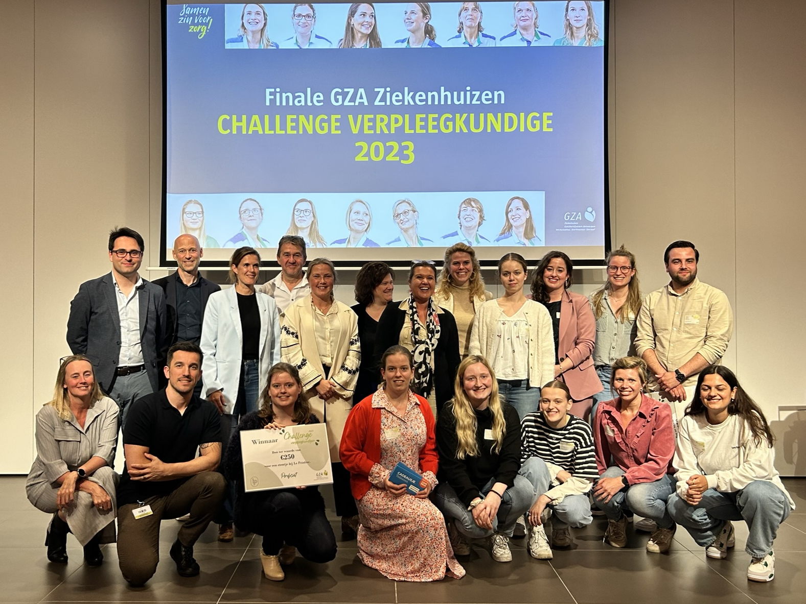 Verpleegkundigen uit heel Vlaanderen vallen in de prijzen op finale van challenge voor verpleegkundigen van GZA Ziekenhuizen