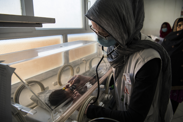 Médicos Sin Fronteras alerta de que el sistema sanitario de Afganistán no tiene capacidad para atender con garantías a su población